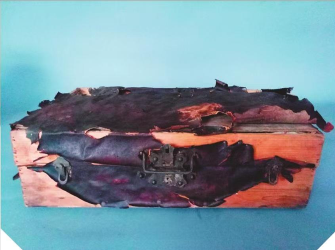 杨松（吴平）学生时代使用书箱