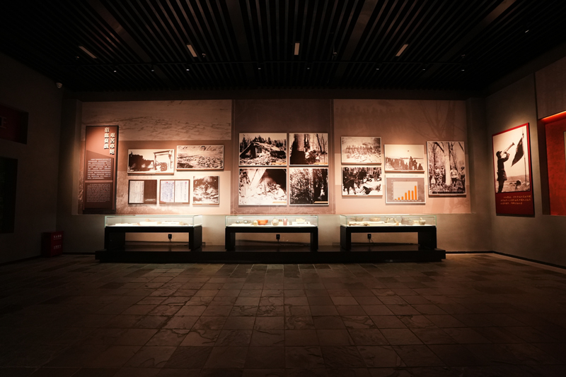 浴血奋战 艰苦卓绝